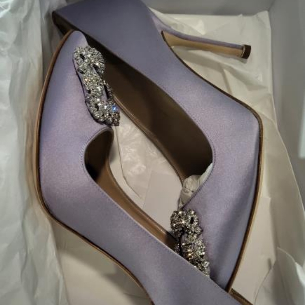 Manolo blahnik hangisi
